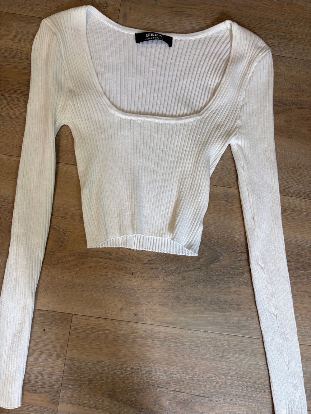 Hera Collection Cream Ribbed Long-Sleeve Scoop Crop Top